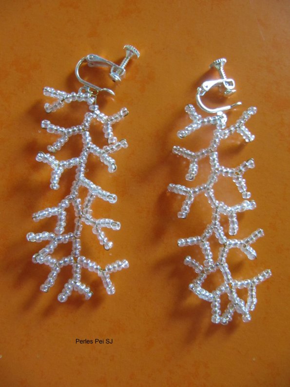 boucle-oreille-corail-blanc-1